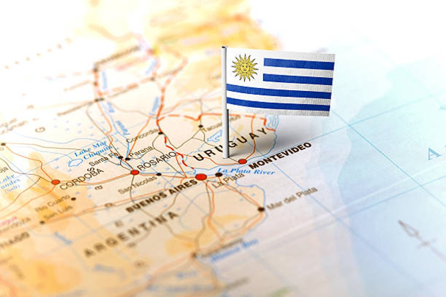 Mapa y bandera de Uruguay
