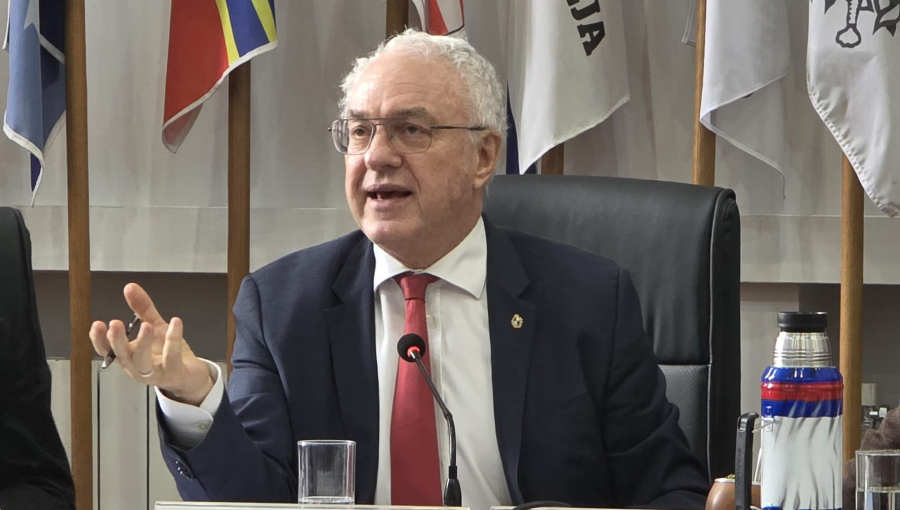 El canciller Lubetkin ante el Congreso de Intendentes