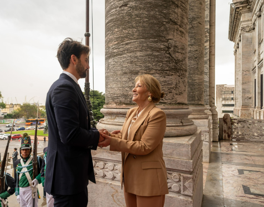 Visita a Uruguay Presidente Asamblea Nacional Niels Olsen junto a Vicepresidenta de la República