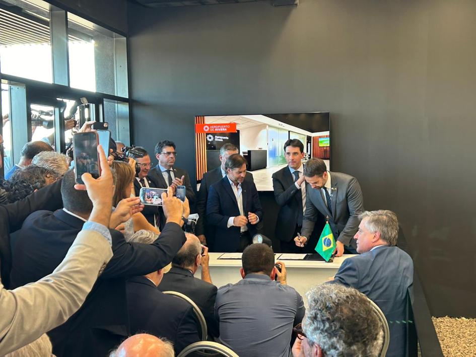 Inauguración del aeropuerto binacional de Rivera marca nuevo hito en la integración regional Inauguración del aeropuerto binacional de Rivera marca nuevo hito en la integración regional