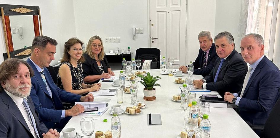 Reunión bilateral entre los Cancilleres de Uruguay y Argentina Reunión bilateral entre los Cancilleres de Uruguay y Argentina