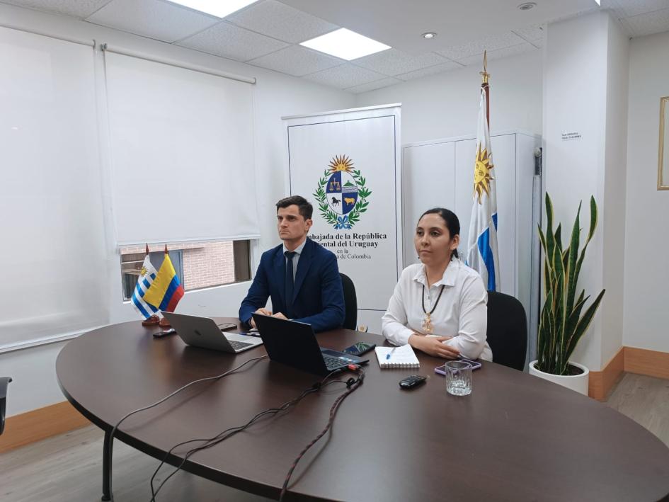 Cónsul Juan Manuel Ciganda y Oficial de Cancillería María Fernanda Ocampo Cónsul Juan Manuel Ciganda y Oficial de Cancillería María Fernanda Ocampo