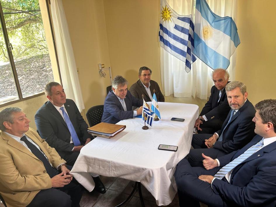 Paganini participó de histórica reunión de integración fronteriza entre Fray Bentos y Gualeguaychú Paganini participó de histórica reunión de integración fronteriza entre Fray Bentos y Gualeguaychú