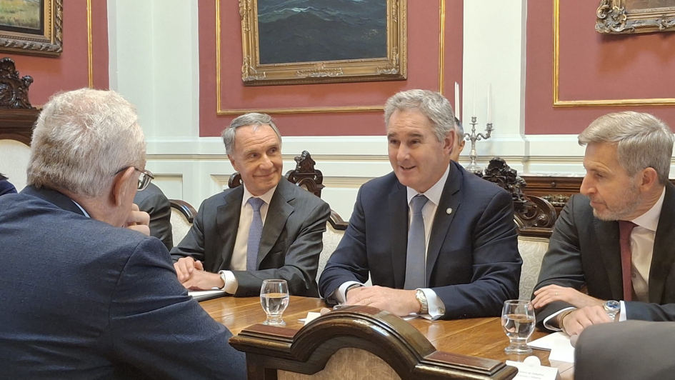 Ministro de Relaciones Exteriores de Argentina, Pablo Quirno en reunión con Canciller Lubetkin