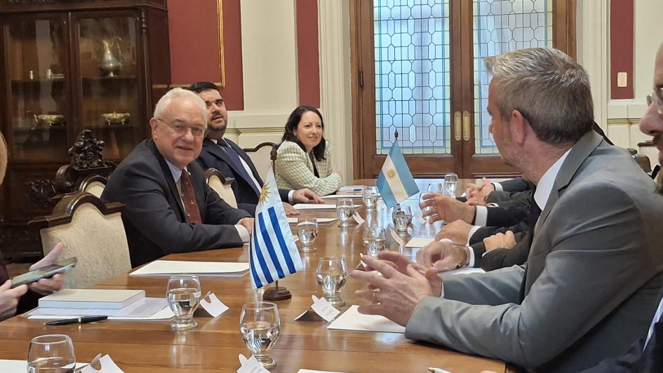 Lubetkin en reunión con delegación argentina