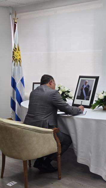 Embajador de la República de El Salvador Embajador de la República de El Salvador