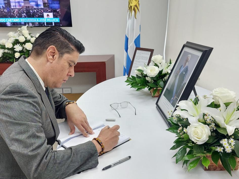 Embajador de la República de Nicaragua Embajador de la República de Nicaragua
