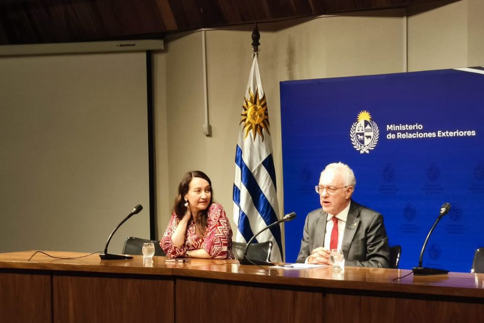 El canciller Mario Lubetkin y la vicecanciller Valeria Csukasi