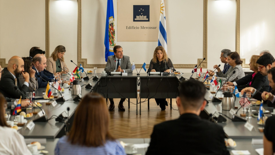 Desayuno de trabajo por el Día de las Américas 