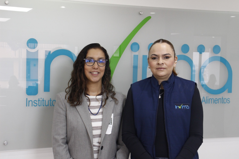 Embajadora Mercedes Corominas y Directora Sindy Pahola Pulgarín