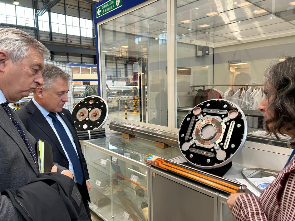 Firma del Acuerdo sobre Cooperación Científica y Técnica con el CERN Firma del Acuerdo sobre Cooperación Científica y Técnica con el CERN