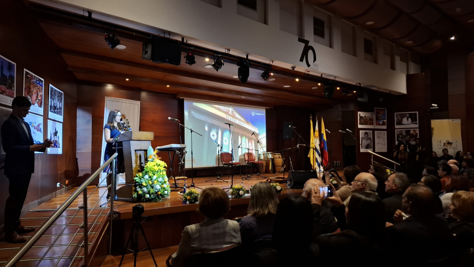 Presentación Edú "Pitufo" Lombardo en Bogotá Presentación Edú "Pitufo" Lombardo en Bogotá