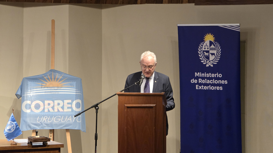 Mario Lubetkin, dando oratoria en el 80 aniversario de la FAO Mario Lubetkin, dando oratoria en el 80 aniversario de la FAO