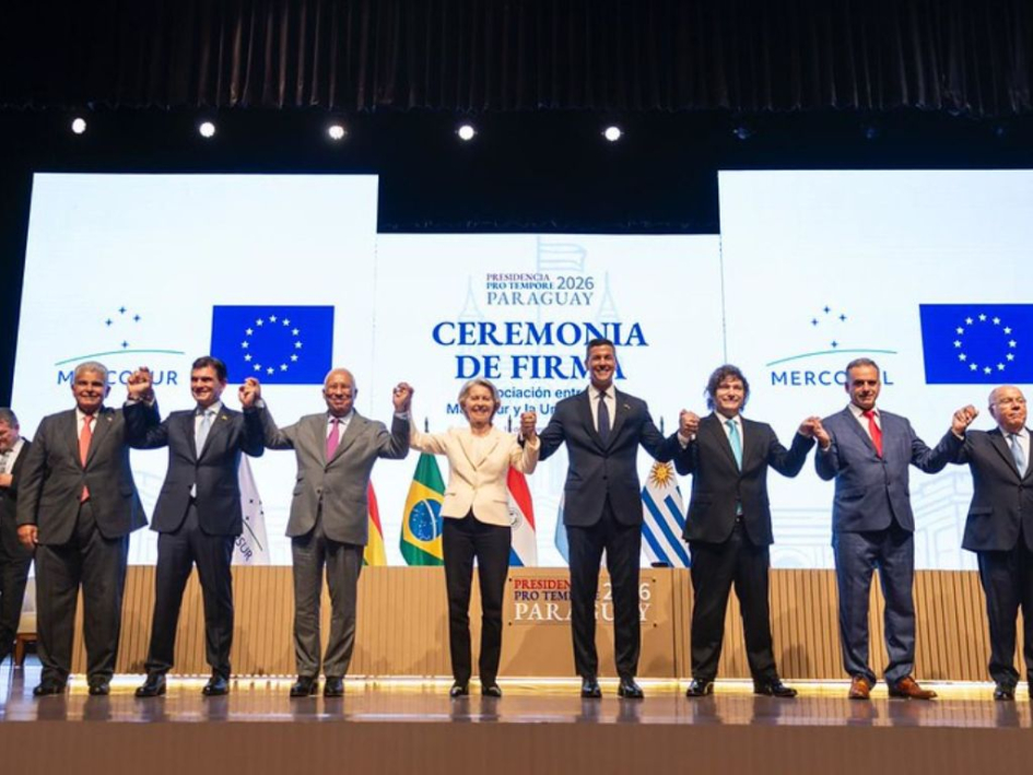 Foto familiar de mandatarios