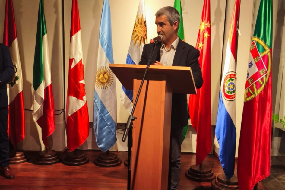 El presidente de la ANEP, Pablo Caggiani, brindando palabras en la inauguración de la exposición