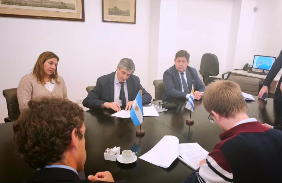 La CARP firmó el contrato con la empresa Jan De Nul La CARP firmó el contrato con la empresa Jan De Nul
