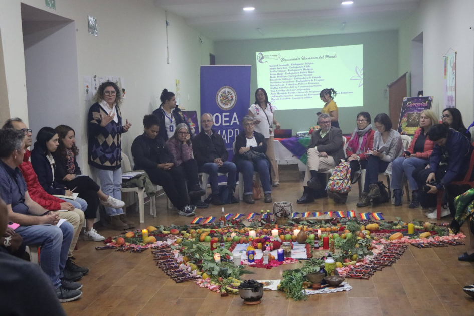 “Mujeres caminando juntas labrando a cordel para construir paz”, Cumbal