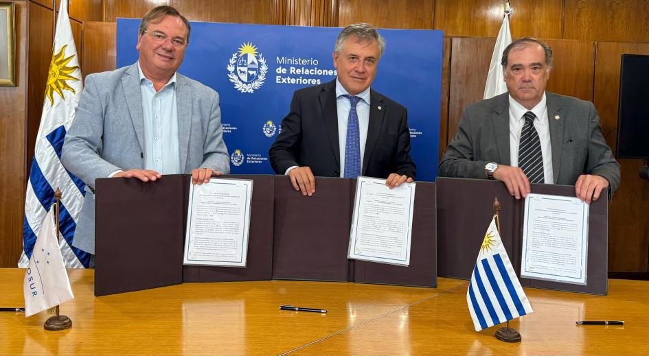 Gobierno recibirá fondos no reembolsables para rehabilitar rutas 6 y 44 Gobierno recibirá fondos no reembolsables para rehabilitar rutas 6 y 44