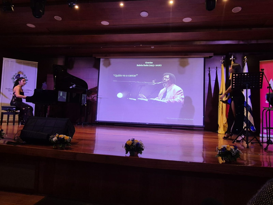 Sentido homenaje al maestro Rubén Rada Sentido homenaje al maestro Rubén Rada