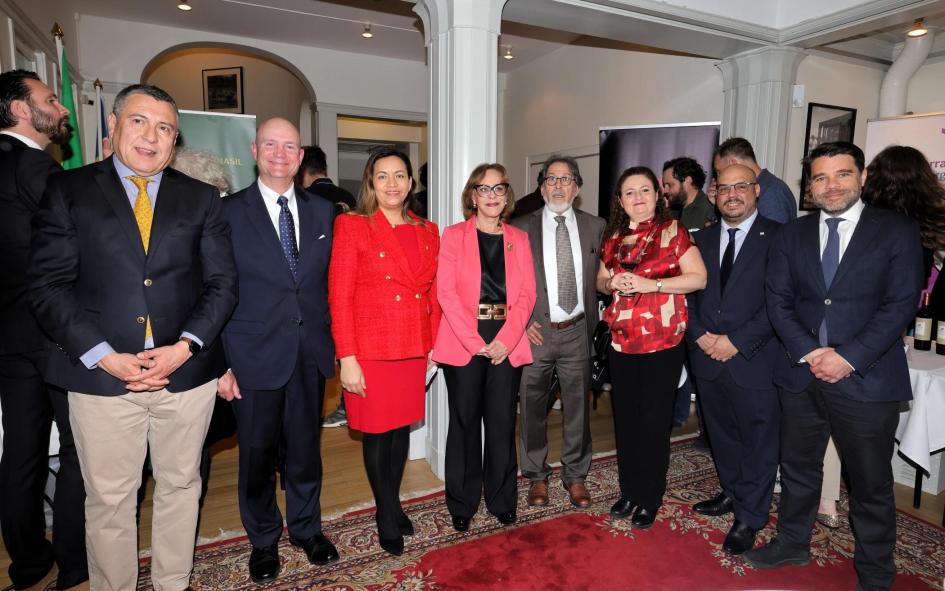 Members of the GRULAC diplomatic corps Standing members of the GRULAC diplomatic corps