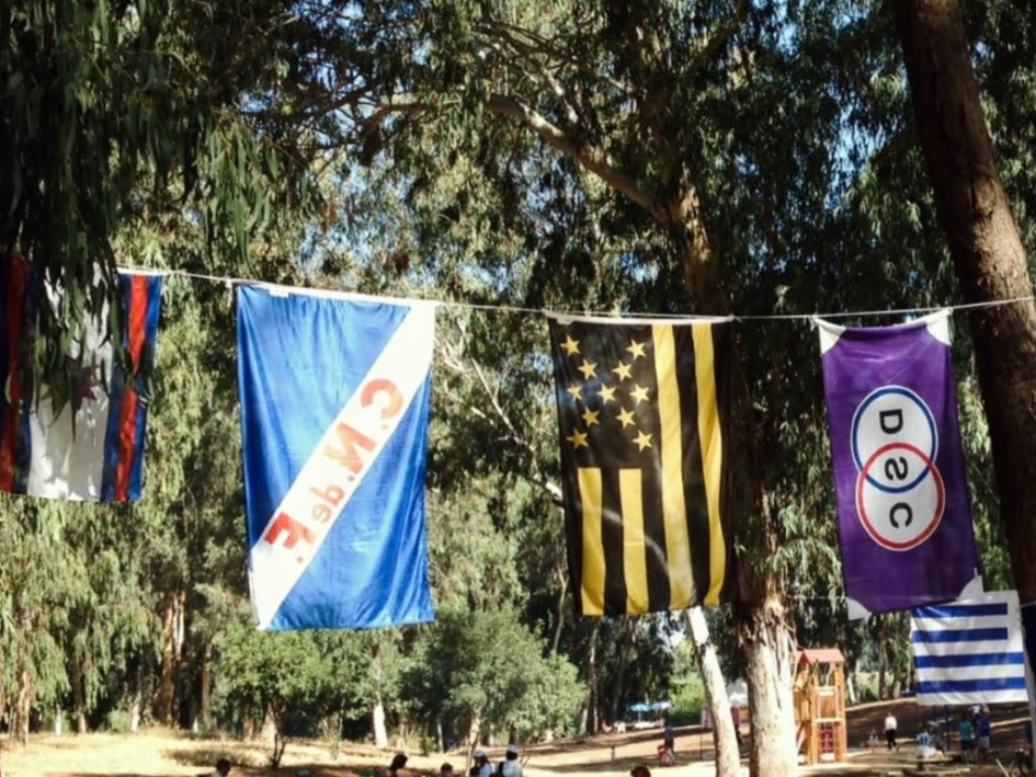Banderas de equipos de fútbol uruguayo