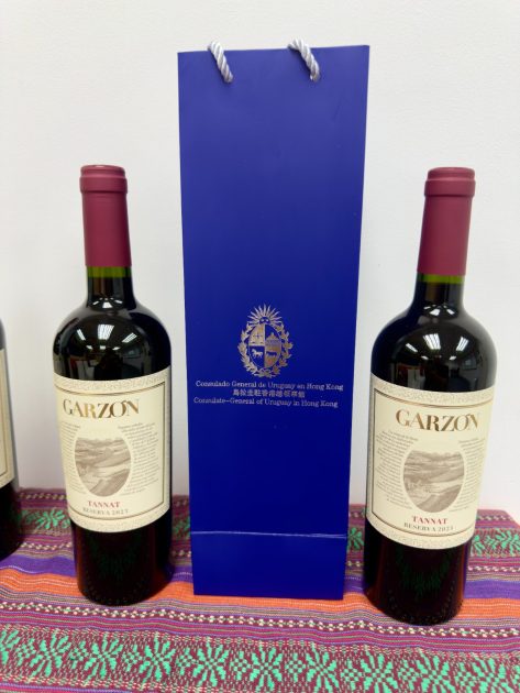 Vinos Tannat servidos en ocasión de la proyección de «Detrás del mito» en Hong Kong