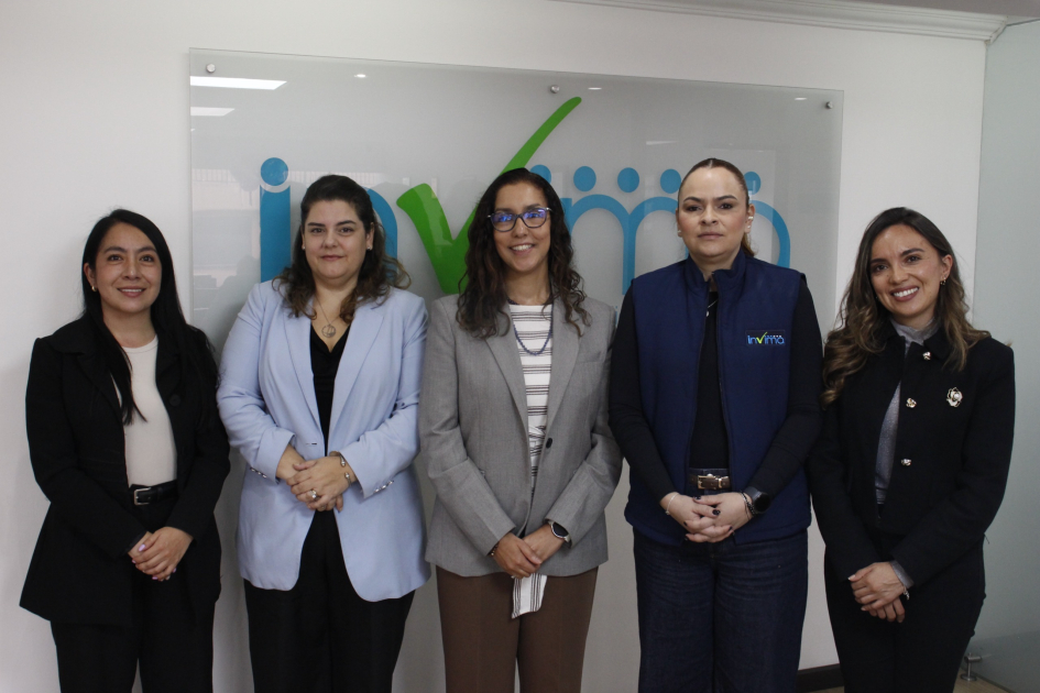 Encuentro con el INVIMA y la Embajada de Uruguay