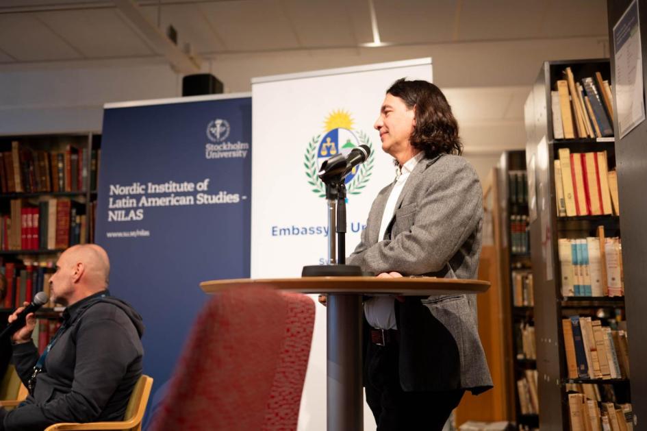 Event about the documentary "The snow between them" Professor Andrés Rivarola speaking at the panel