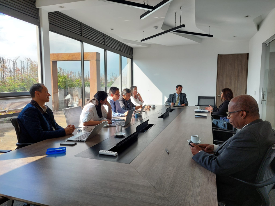 Reunión con el Gerente General del ICA y su equipo de trabajo