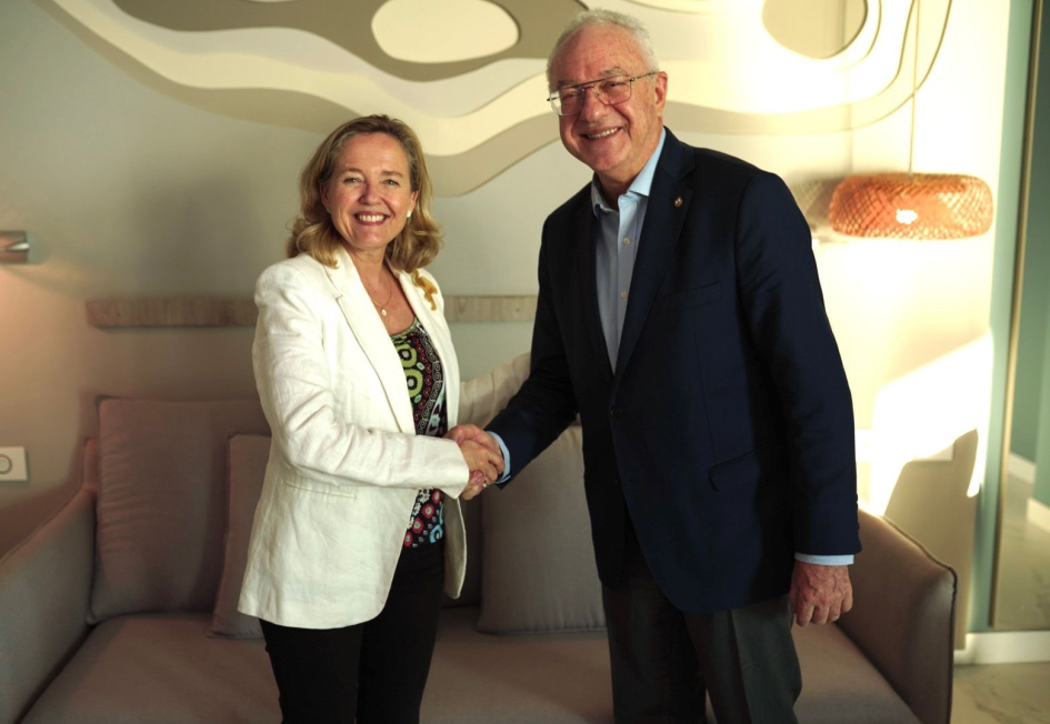 Presidenta del Banco Europeo de Inversiones, Nadia Calviño y Canciller Mario Lubetkin