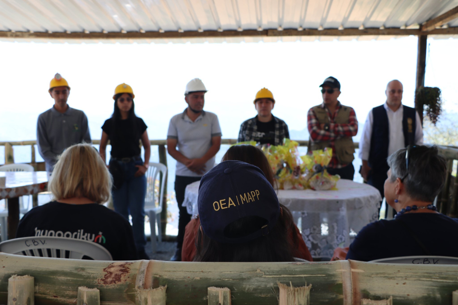 Conociendo la labor de mujeres mineras, buscadoras, indígenas y campesinas en Llanada y Samaniego