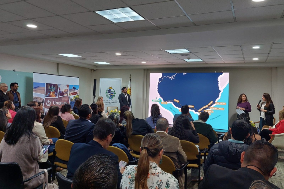 “Uruguay, mucho más que un país” “Uruguay, mucho más que un país”
