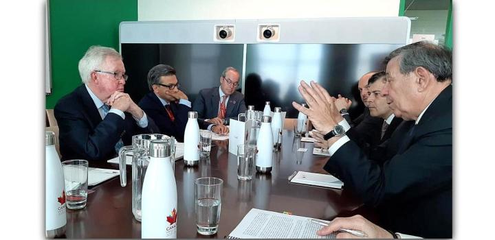 Canciller Nin Novoa reunido con el ex Primer Ministro de Canadá, Joe Clark