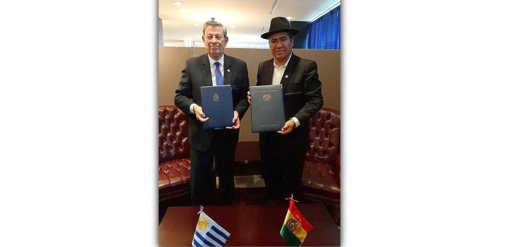 Canciller Nin Novoa firma acuerdo de cooperación consular con el Canciller boliviano Diego Pary Rodríguez