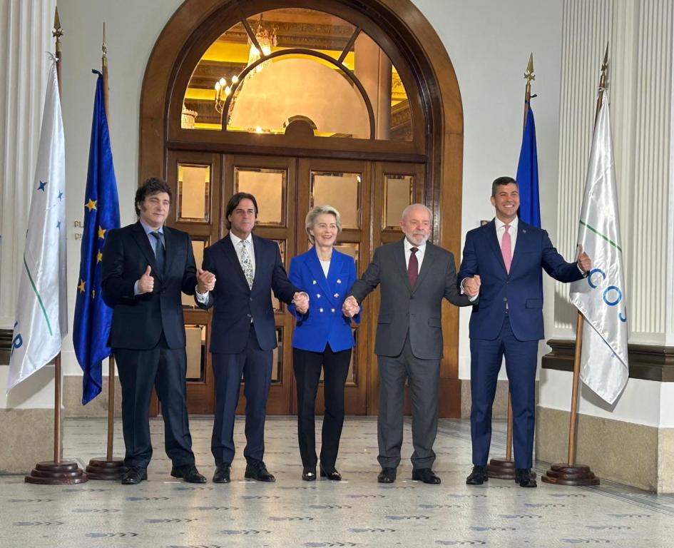 Mercosur y Unión Europea cierran histórico acuerdo de asociación comercial Mercosur y Unión Europea cierran histórico acuerdo de asociación comercial