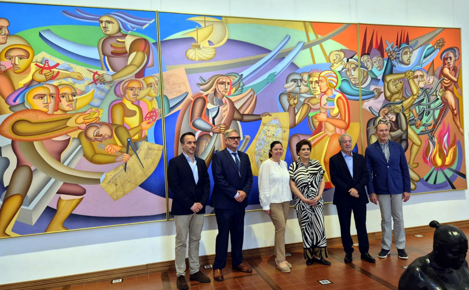 El Embajador Manuel Etchevarren junto a otros diplomáticos latinoamericanos en el museo Ralli.