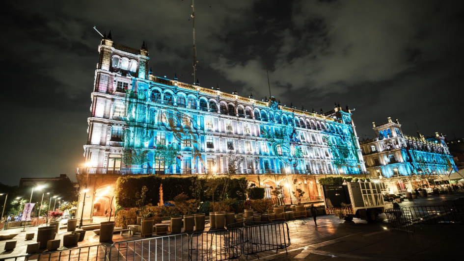Antiguo edificio del Ayutamiento y Edificio de Gobierno capitalino (México) Iluminación edificio del Ayutamiento y Gobierno de México