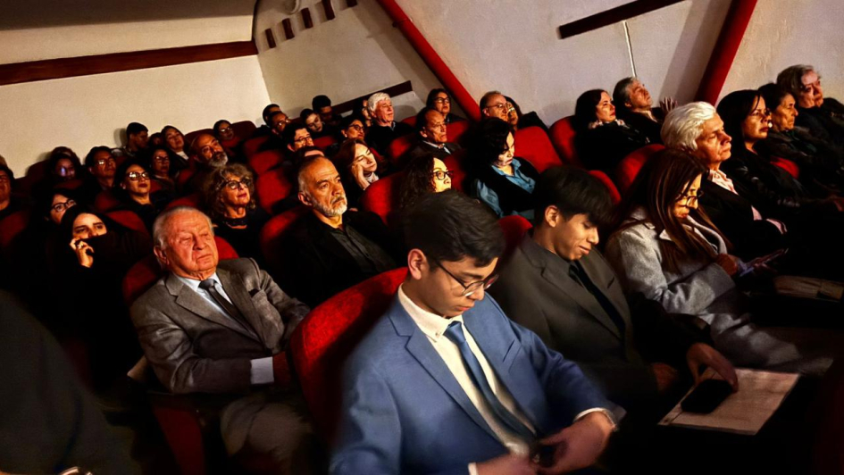 Público asistente al concierto Público asistente al concierto