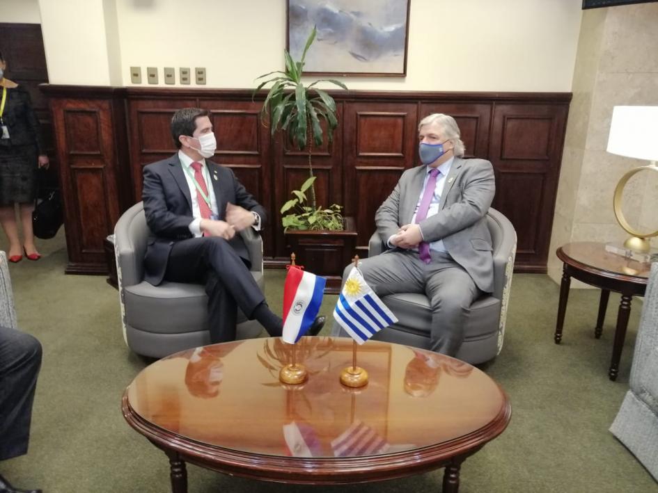 Reunión de trabajo del Canciller Bustillo con su par de Paraguay, Federico González Reunión de trabajo del Canciller Bustillo con su par de Paraguay, Federico González