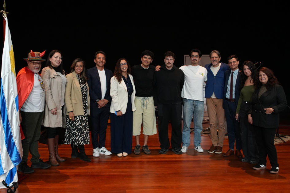 Clase magistral y presentación musical en el Teatro NEA de la Universidad Nacional de Colombia Clase magistral y presentación musical en el Teatro NEA de la Universidad Nacional de Colombia