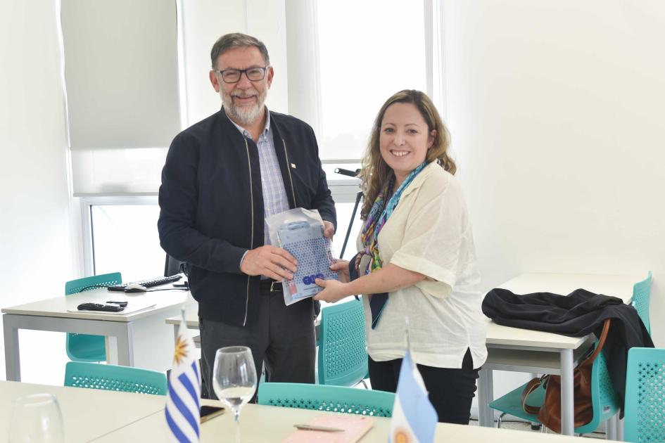 Reunión con Rector de la Universidad Rector y Cónsul