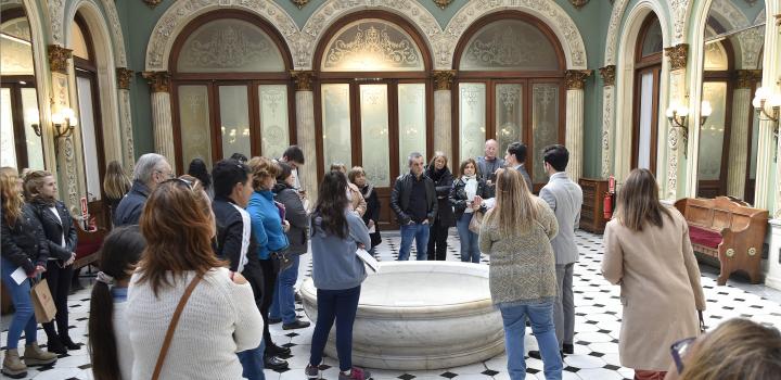 Patio de la fuente - Día del Patrimonio 2019 en Palacio Santos y Casa Pérsico - la jornada en imágenes