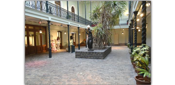 Patio de los carruajes - Día del Patrimonio 2019 en Palacio Santos y Casa Pérsico - la jornada en imágenes Patio de los carruajes - Día del Patrimonio 2019 en Palacio Santos y Casa Pérsico - la jornada en imágenes