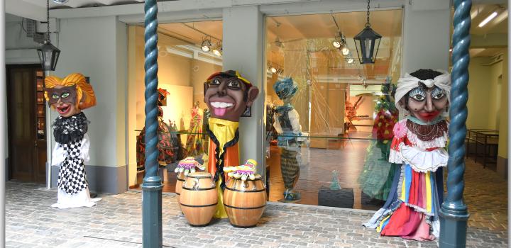 Sala Figari: muestra "Arte, Creación y Sentimiento” en ocasión de celebrarse el 10º aniversario de la Declaración de la UNESCO como Patrimonio Inmaterial de la Humanidad de "El Candombe y su espacio socio cultural: una práctica comunitaria" - Día del Patrimonio 2019 en Palacio Santos y Casa Pérsico - la jornada en imágenes Sala Figari: muestra "Arte, Creación y Sentimiento” en ocasión de celebrarse el 10º aniversario de la Declaración de la UNESCO como Patrimonio Inmaterial de la Humanidad de "El Candombe y su espacio socio cultural: una práctica comunitaria" - Día del Patrimonio 2019 en Palacio Santos y Casa Pérsico - la jornada en imágenes
