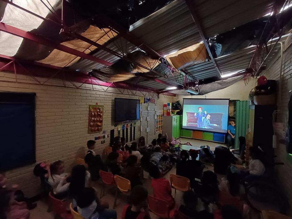 Presentación película “Becho, o la extraordinaria aparición de La Cumparsita” en Escuela Preescolar.