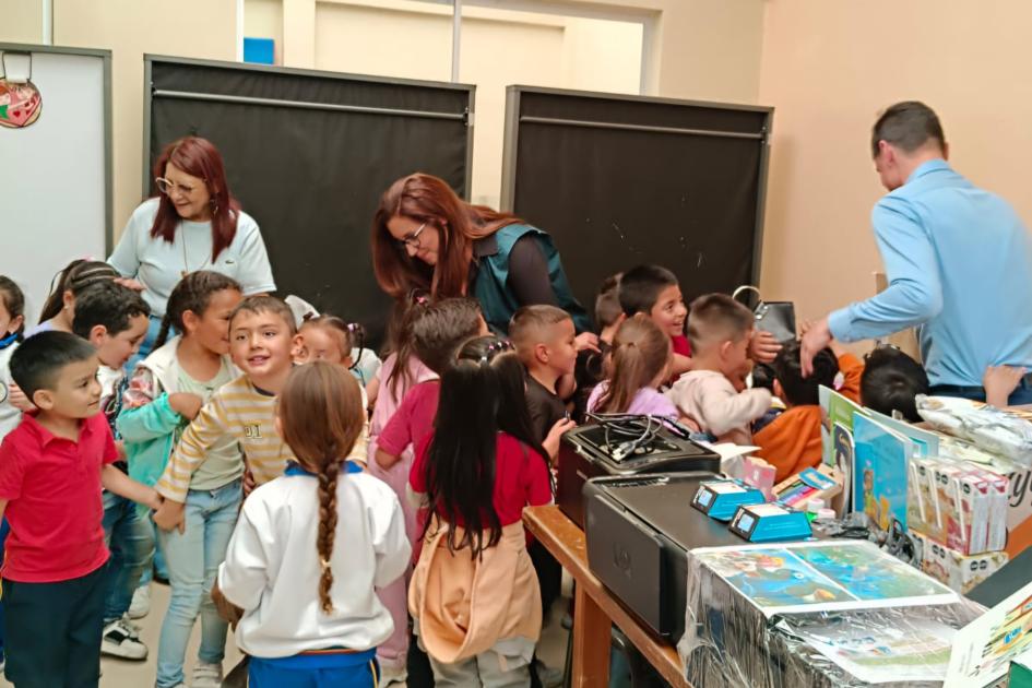 Celebración “Día del niño” y donación Escuelita Preescolar Sede República del Uruguay.