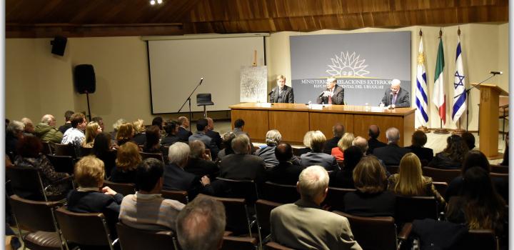 Canciller Rodolfo Nin Novoa en momento de su presentación junto a Embajador de Italia, Gianni Piccato y Embajador de Israel, Yoed Magen (Evento Primo Levi a 100 años de su nacimiento - su legado a la humanidad) Canciller Rodolfo Nin Novoa en momento de su presentación junto a Embajador de Italia, Gianni Piccato y Embajador de Israel, Yoed Magen (Evento Primo Levi a 100 años de su nacimiento - su legado a la humanidad)
