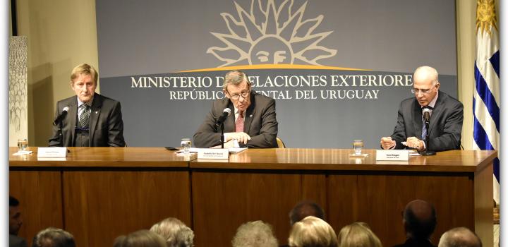 Canciller Rodolfo Nin Novoa en momento de su presentación junto a Embajador de Italia, Gianni Piccato y de Israel, Yoed Magen (Evento Primo Levi a 100 años de su nacimiento - su legado a la humanidad) Canciller Rodolfo Nin Novoa en momento de su presentación junto a Embajador de Italia, Gianni Piccato y de Israel, Yoed