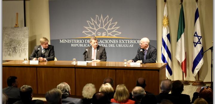 Embajador de Israel, Yoed Magen, en momento de su presentación junto al Canciller Rodolfo Nin Novoa y el Embajador de Italia, Gianni Piccato (Evento Primo Levi a 100 años de su nacimiento - su legado a la humanidad) Embajador de Israel, Yoed Magen, en momento de su presentación junto al Canciller Rodolfo Nin Novoa y el Embajador de Italia, Gianni Piccato (Evento Primo Levi a 100 años de su nacimiento - su legado a la humanidad)