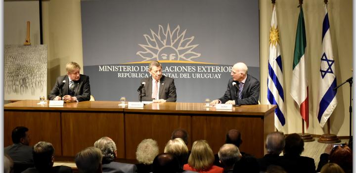 Embajador de Israel, Yoed Magen, en momento de su presentación junto al Canciller Rodolfo Nin Novoa y el Embajador de Italia, Gianni Piccato (Evento Primo Levi a 100 años de su nacimiento - su legado a la humanidad)